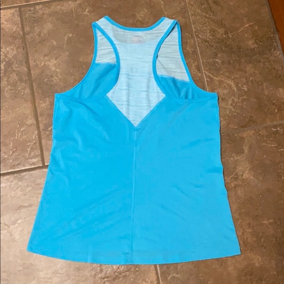2 athletic tanks size medium - Picture 8 of 8
